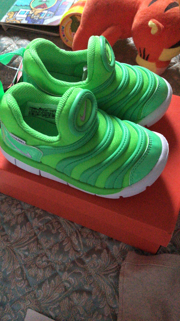 自营nike 耐克 毛毛虫dynamofree(td)婴童运动童鞋 电子绿 14