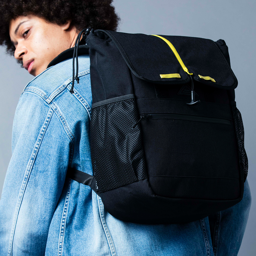 datum 时尚邮差双肩背包 黑色